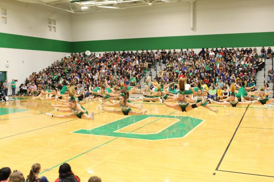 Fall+pep+assembly+%28Photos+by+Callie+Knudson%29