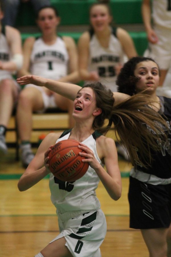 Girls+varsity+basketball+Derby+vs.+Campus+%28photos+by+Reese+Cowden%29