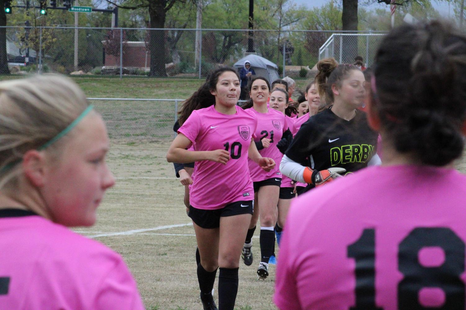 Girls+Soccer+vs.+Campus+%28Photos+by+Joselyn+Steele%29