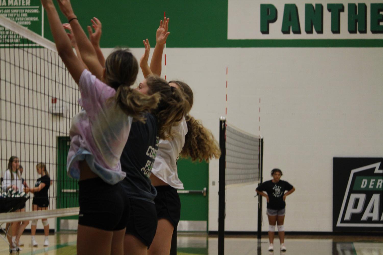 Volleyball+Tryouts+%28Photos+by+Lolaina+Gutierrez%29