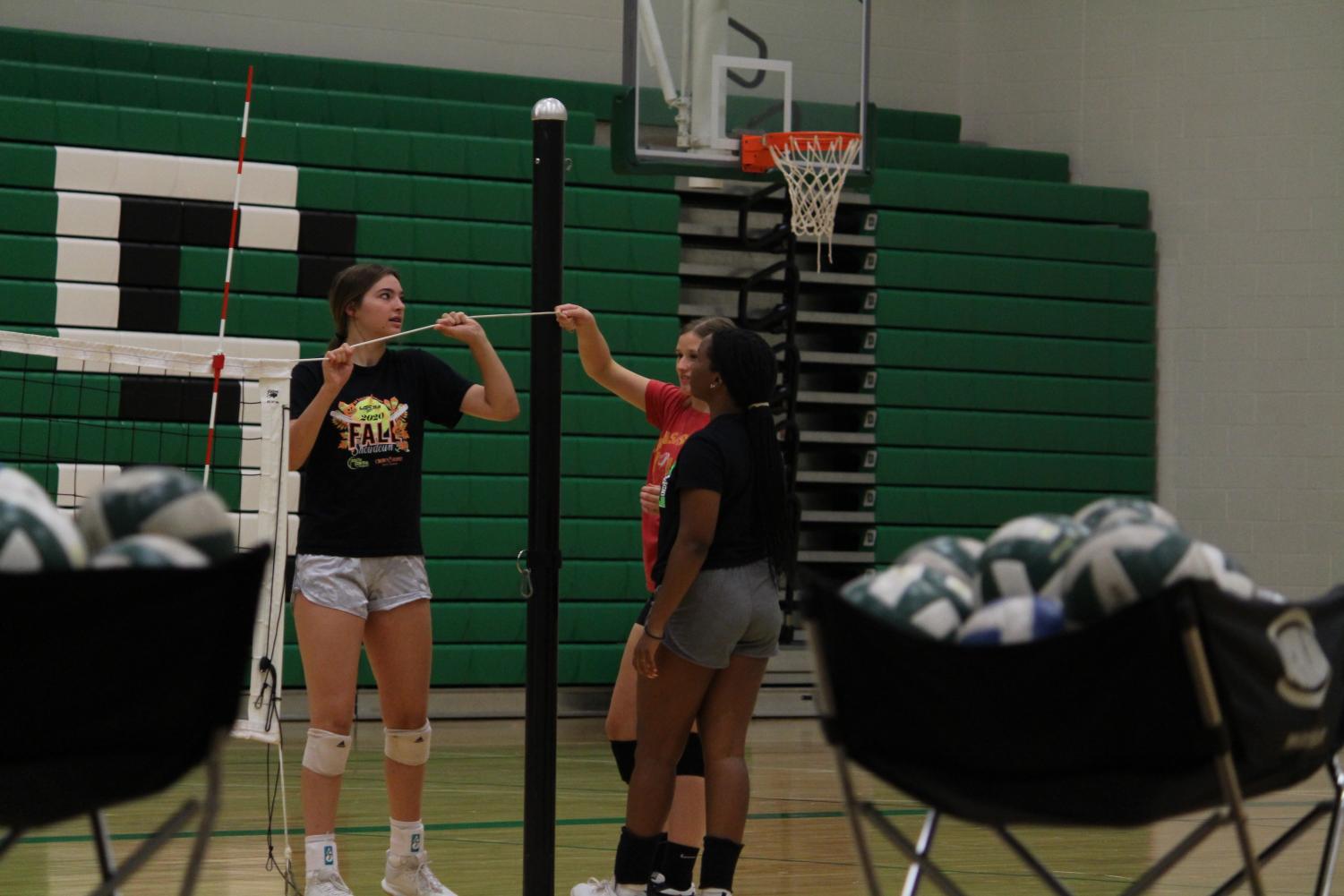 Volleyball+Tryouts+%28Photos+by+Lolaina+Gutierrez%29