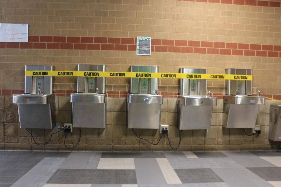 Derby High closes off drinking fountains due to water advisory (photos by Austin Hock)