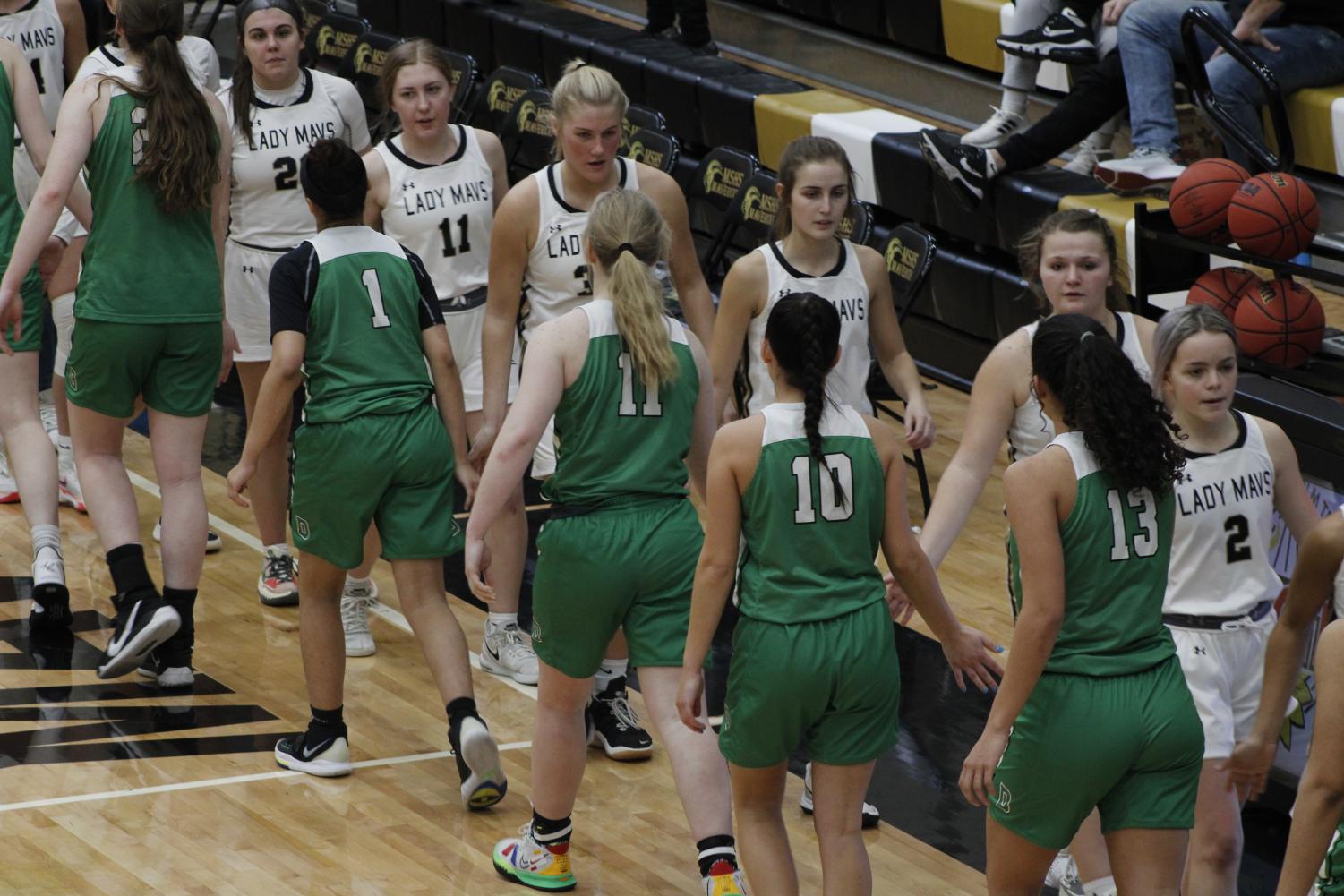 Girls+and+boys+basketball+game+against+Maize+South+1%2F7+%28photos+by+Jewel+Hardin%29
