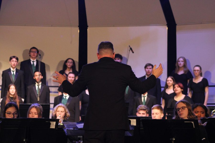 Symphonic and Wind Ensemble band concert with Madrigals (Photos by Laurisa Rooney)