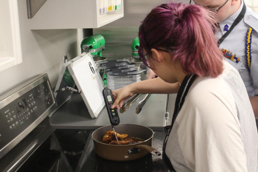 Culinary makes fried chicken (Photos by Kaidence Williams)