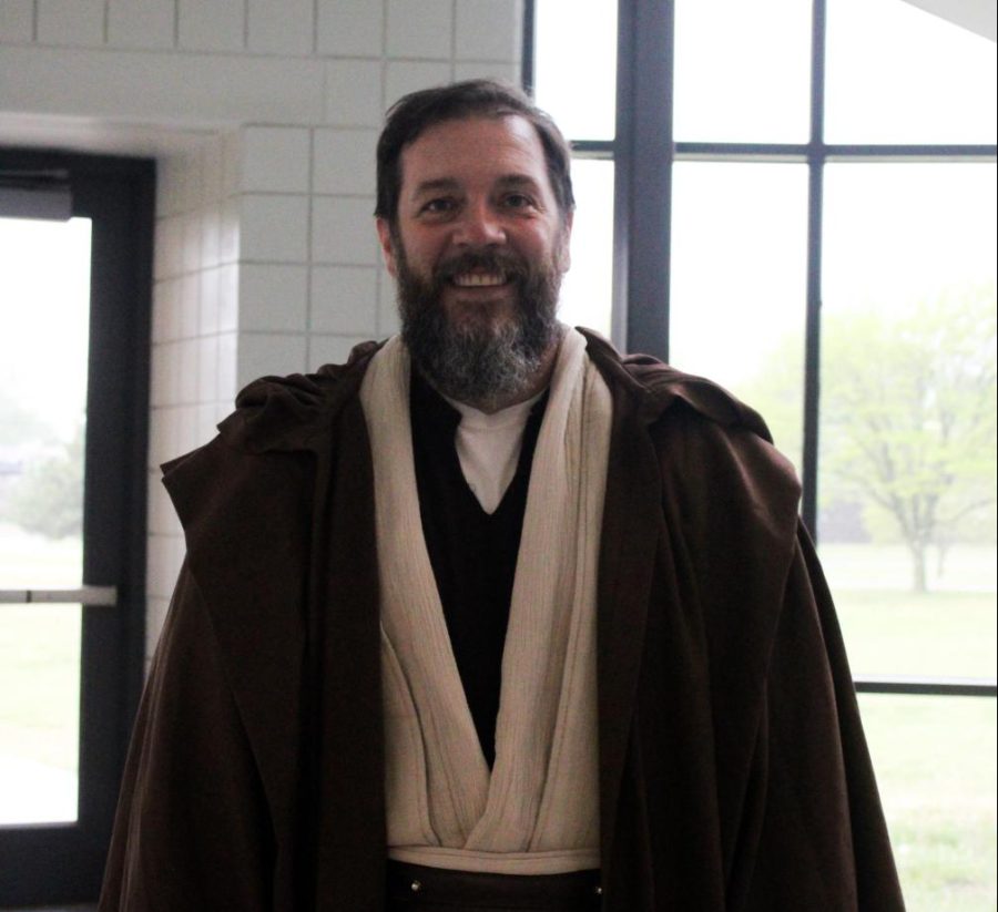 Teacher Jimmy Adams dresses up as Obi-Wan Kenobi for May 4th (Photo by Laurisa Rooney)