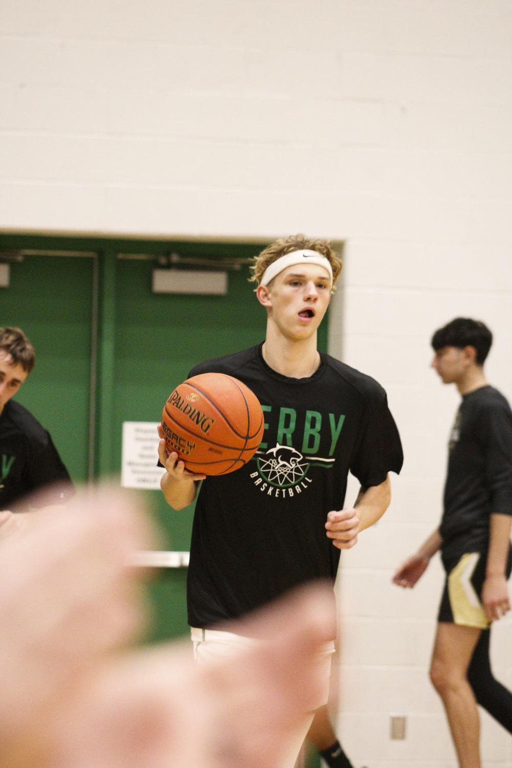 Boys+basketball+Vs.+Andover+Central+%28Photos+by+Laurisa+Rooney%29
