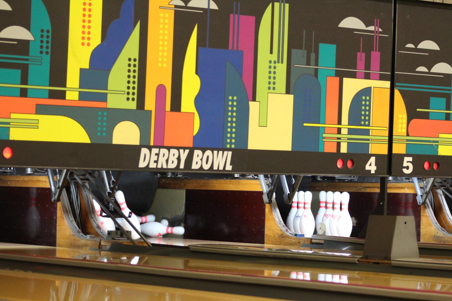 Bowling+practice+at+Derby+Bowl+%28Photos+by+Anita+Phandara%29