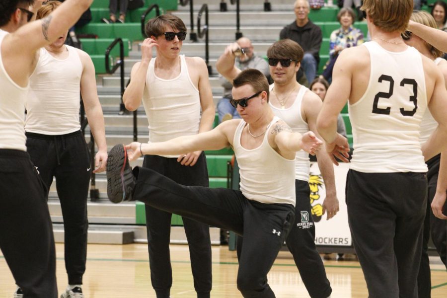 Mantherettes halftime show during Salina South game (Photos by Laurisa Rooney)