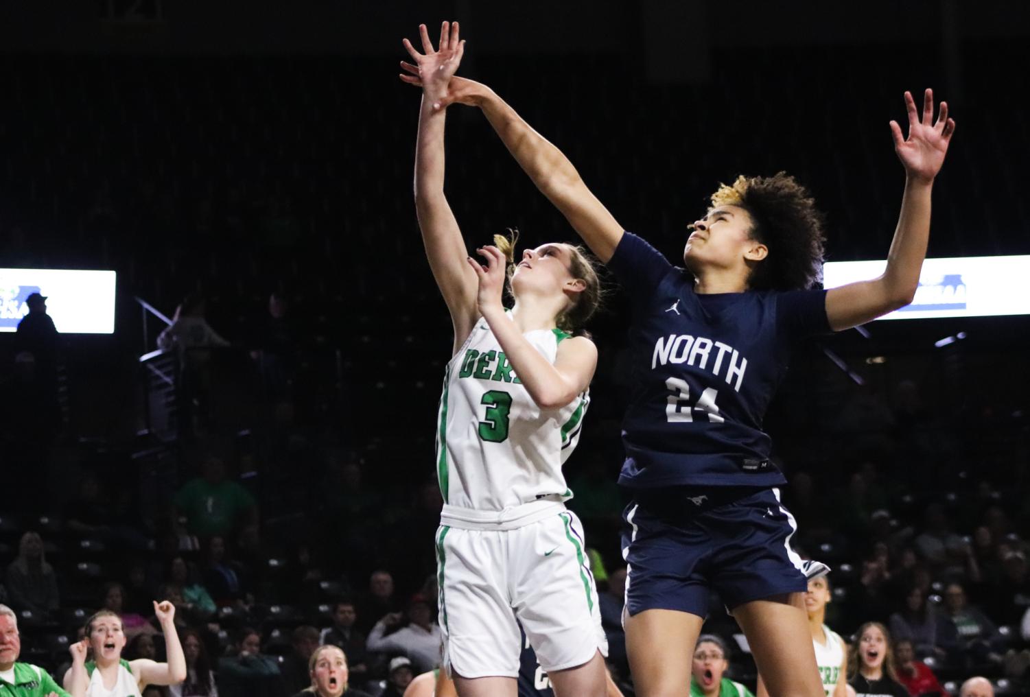 Girls+Basketball+Vs.+Blue+Valley+North+%28+Photos+by+Reese+Cowden%29