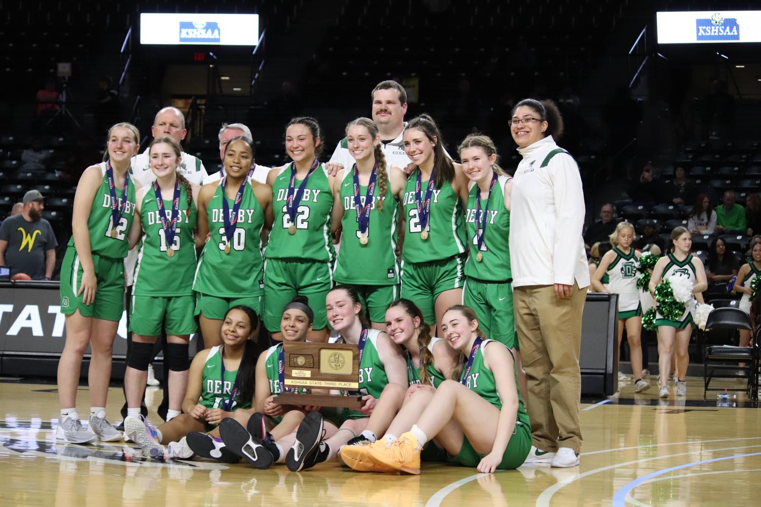 Girls+basketball+finishes+third+in+Class+6A+%28Photos+by+Joselyn+Steele%29