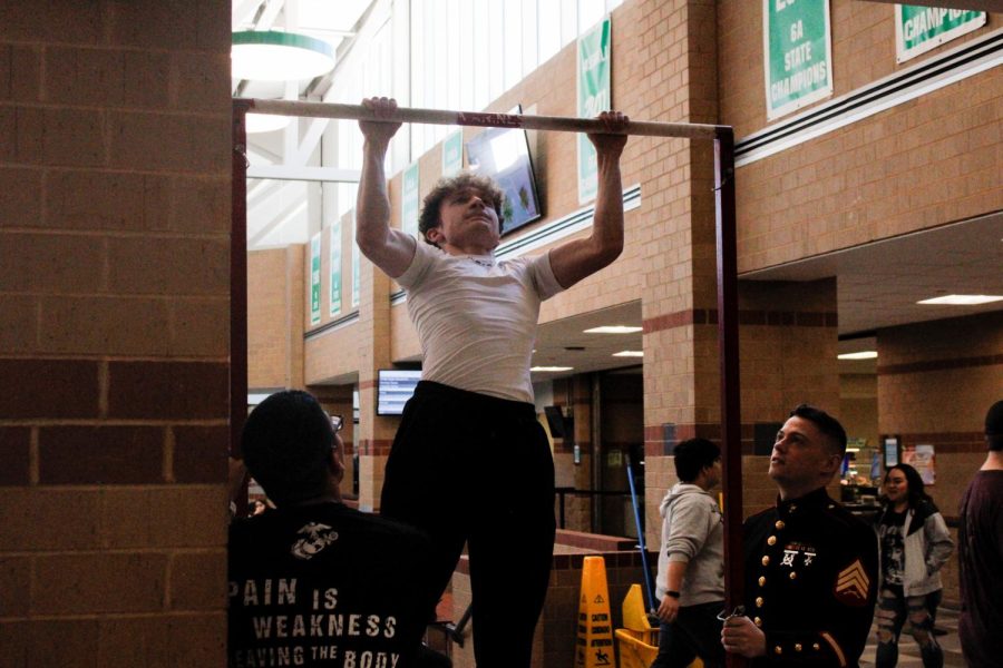 Pull-ups at lunch (Photos by Bella Walker)