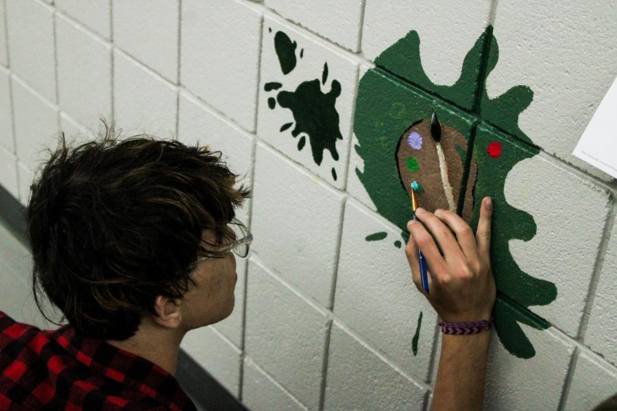 NAHS paints the K-hall mural (Photos by Lilith Rourke)