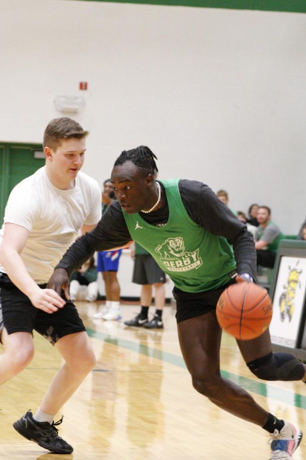 Seniors vs Staff basketball (Photos by Laurisa Rooney)