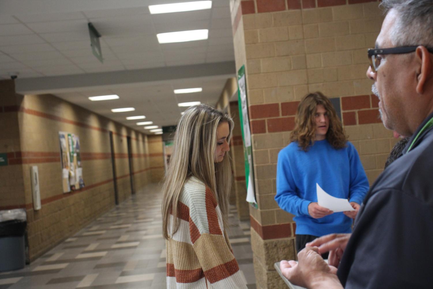 Senior checkouts (Photos by Luis Lozano)