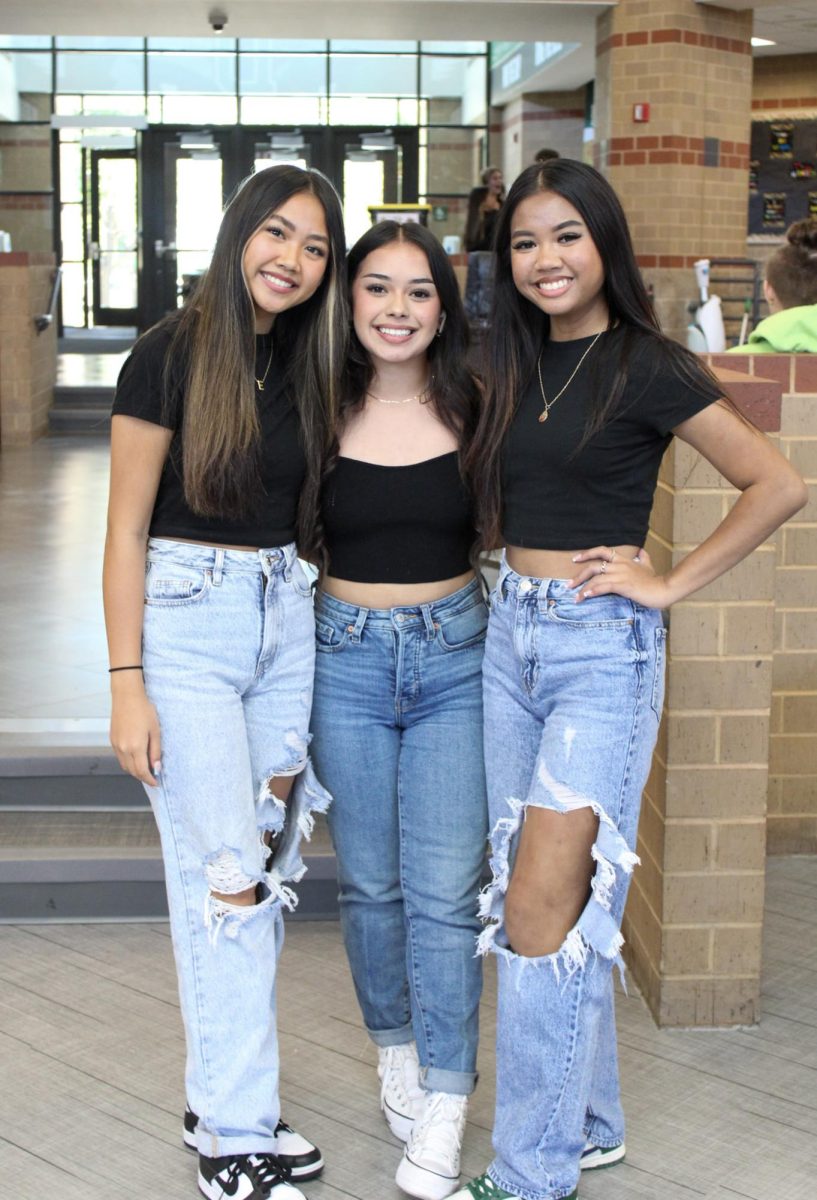 Spirit week Twin day (photos by Delainey Stephenson)