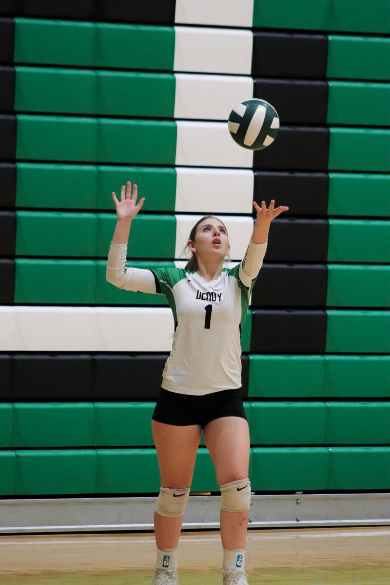 Volleyball+vs.+Maize+South+and+Campus+%28Photos+by+Lolaina+Gutierrez%29