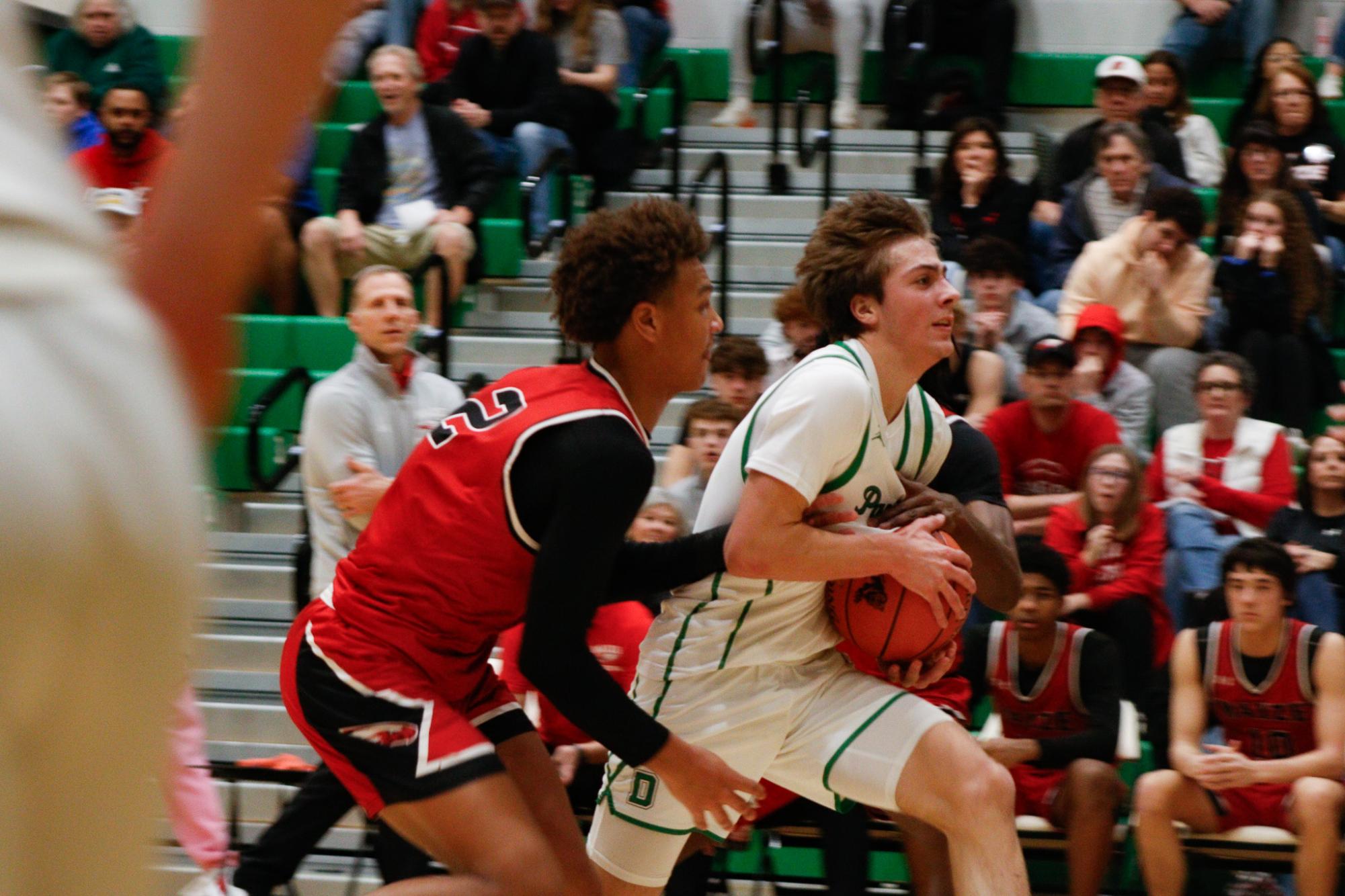 Boys+basketball+vs.+Maize+%28Photos+by+Laurisa+Rooney%29