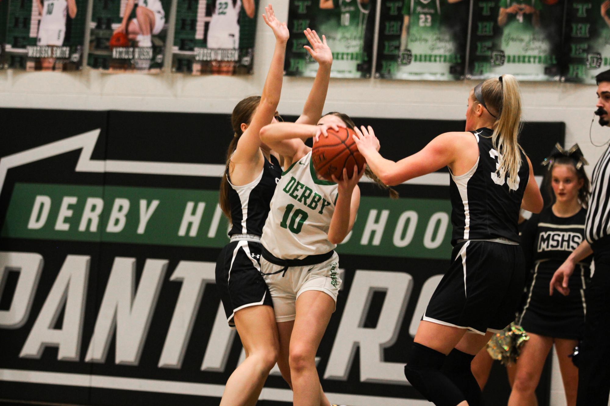 Girls+Basketball+vs+Maize+South+%28Photos+by+Liberty+Smith%29