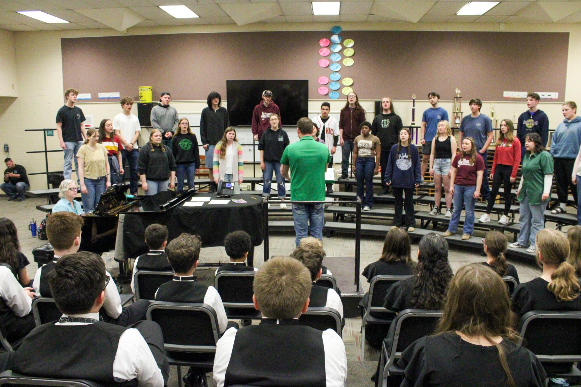 Middle+school+choirs+visits+Madrigals+%28Photos+by+Leana+Tuttle%29