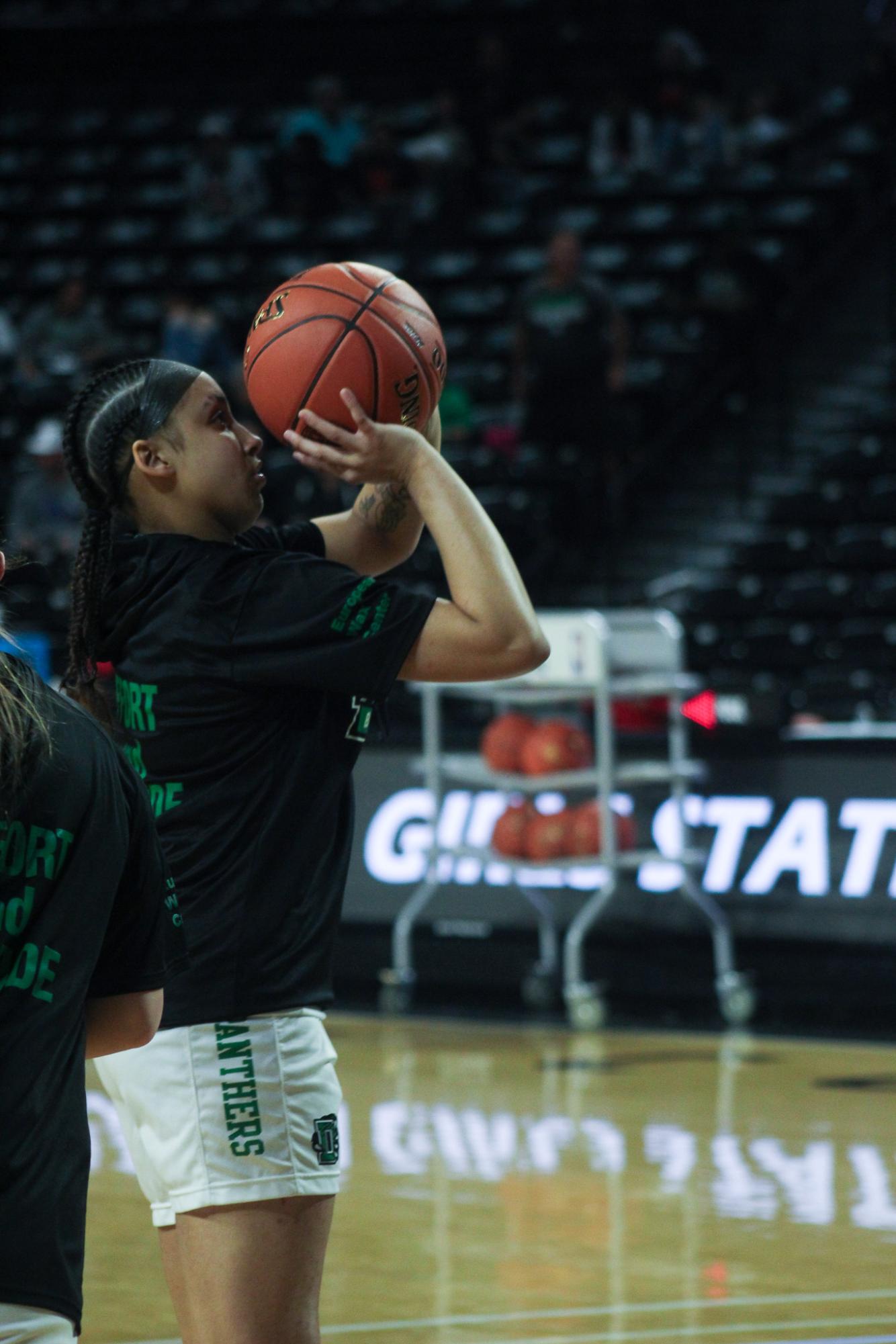 Girls+State+Basketball+vs.+Shawnee+Mission+Northwest+%28Photos+by+Lolaina+Gutierrez%29