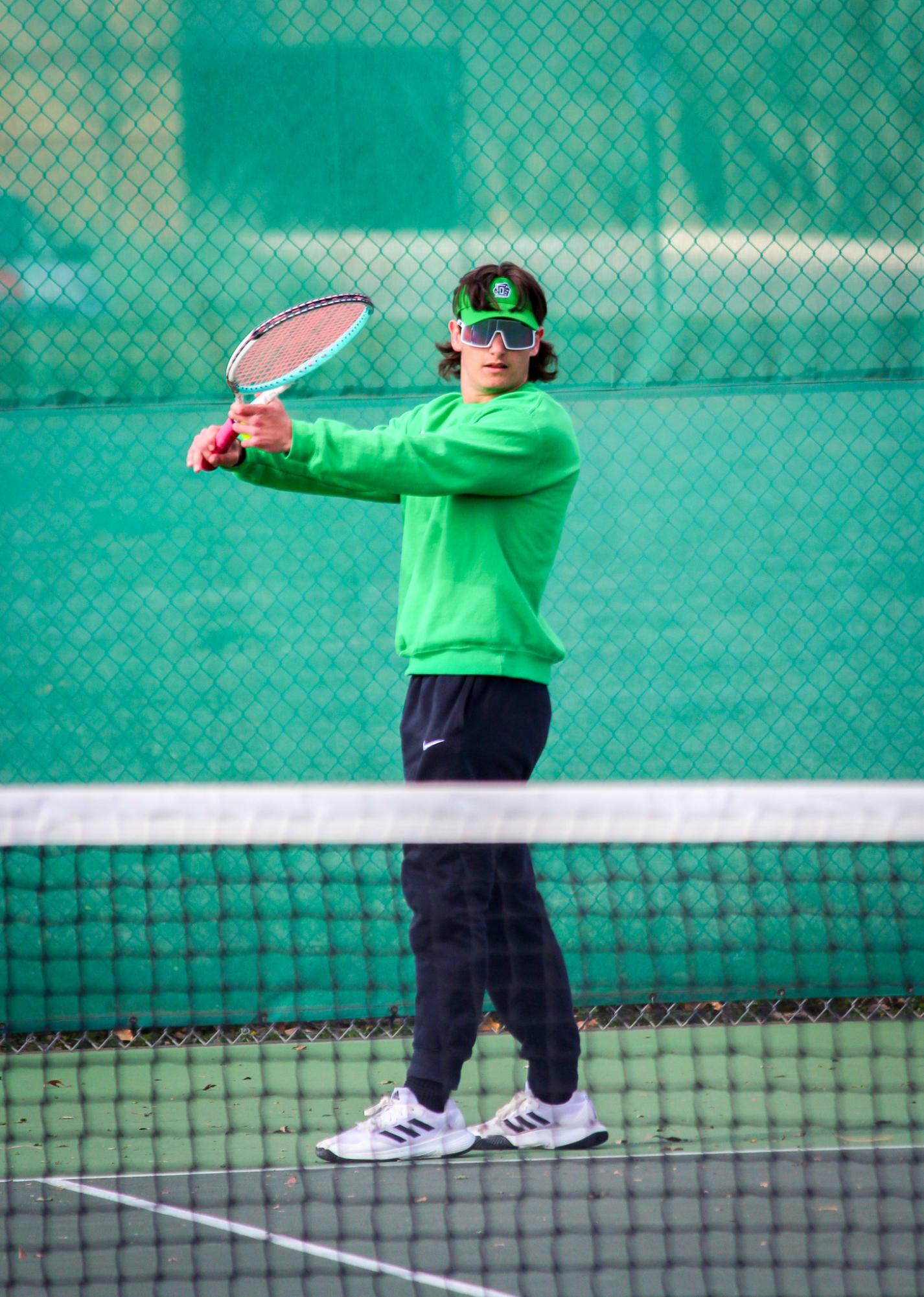 Boys+JV+tennis+at+home+%28Photos+by+Alexis+King%29