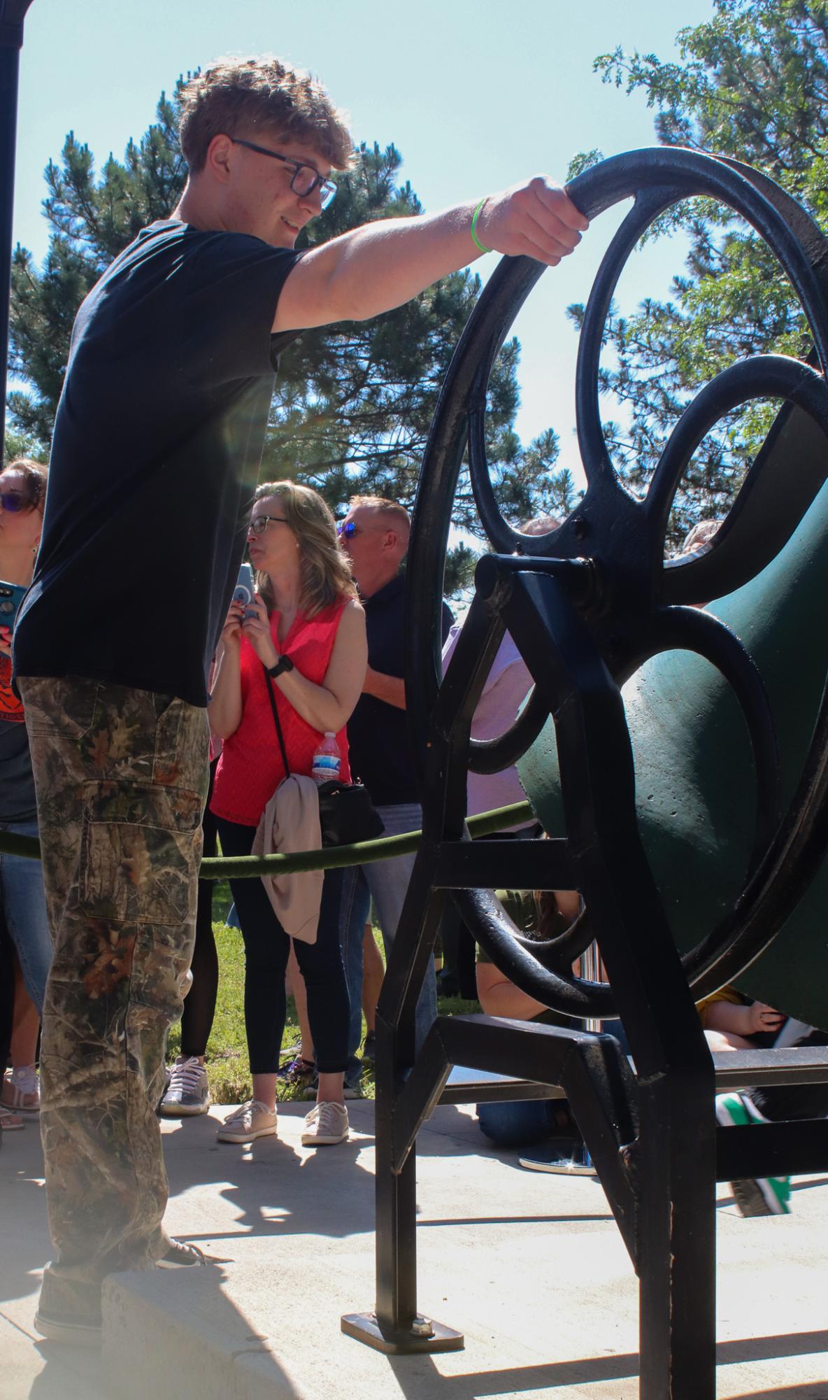 Senior Bell Ringing (Photos by Laylah Allen)