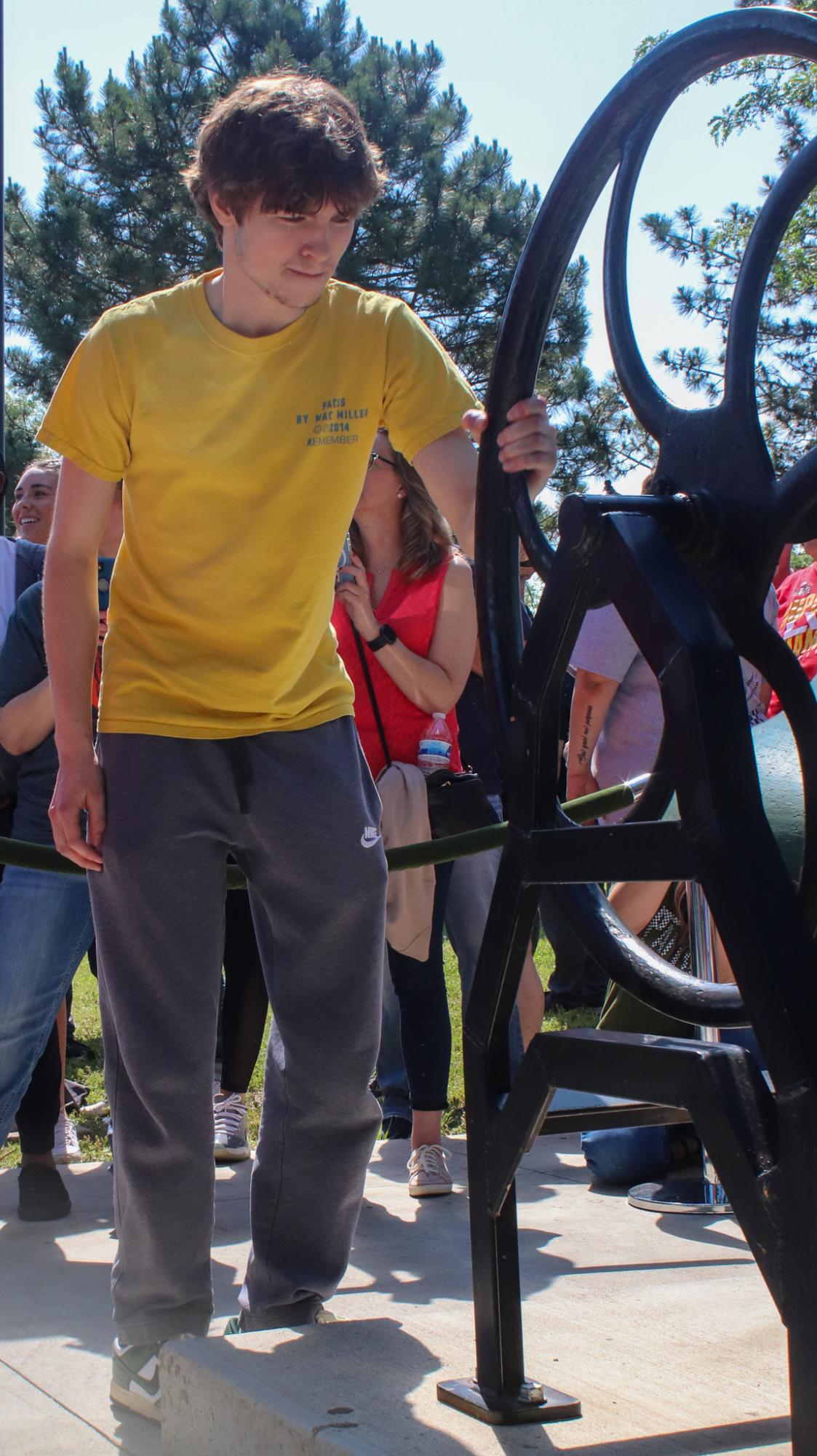 Senior Bell Ringing (Photos by Laylah Allen)