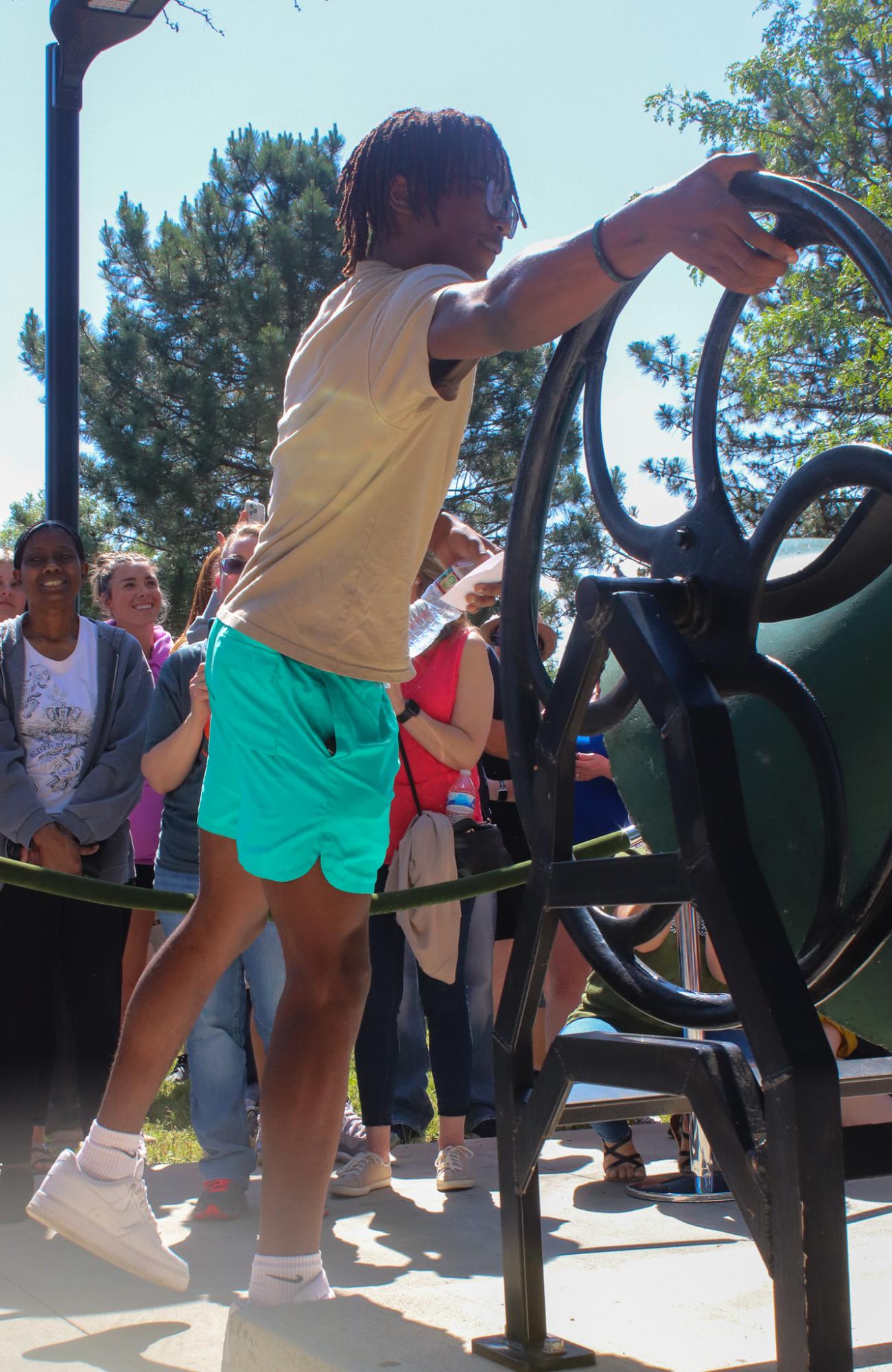 Senior Bell Ringing (Photos by Laylah Allen)