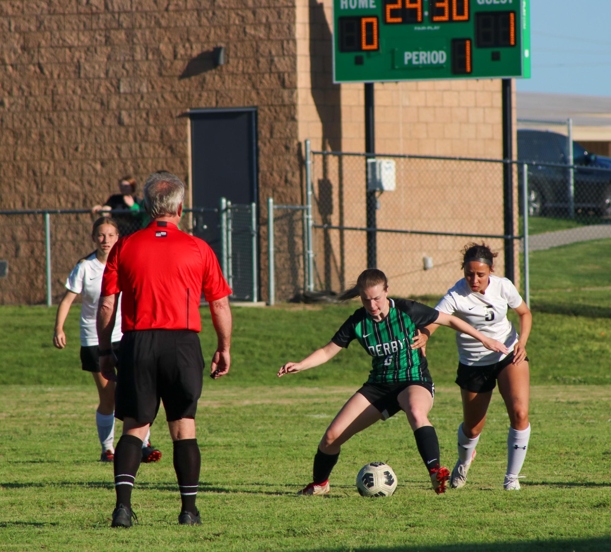 Girls+varsity+soccer+vs.+Campus+%28Photos+by+Delainey+Stephenson%29