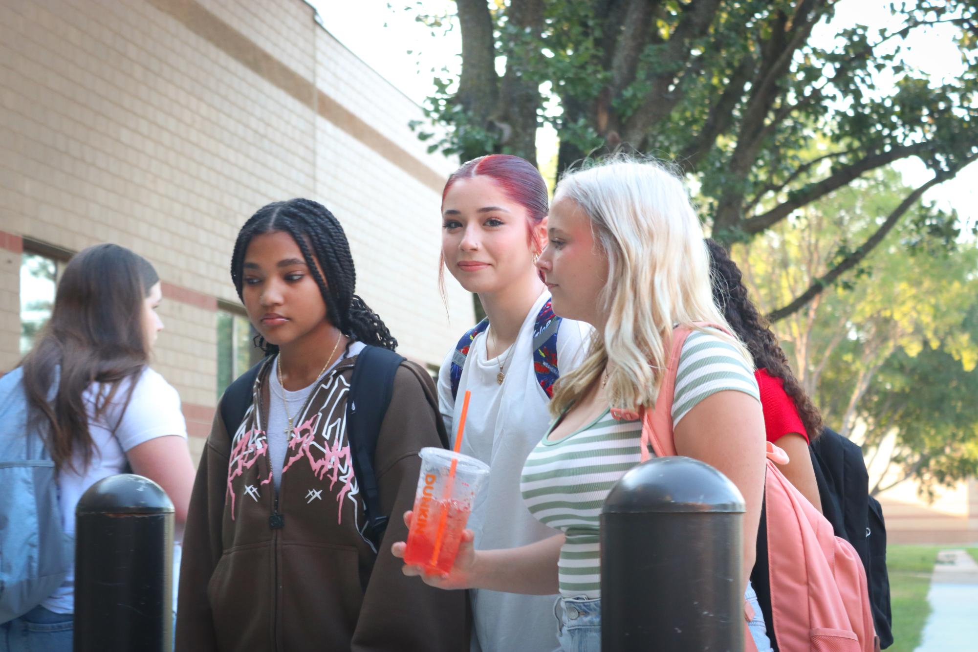 New student first day (Photos by Mikah Herzberg)