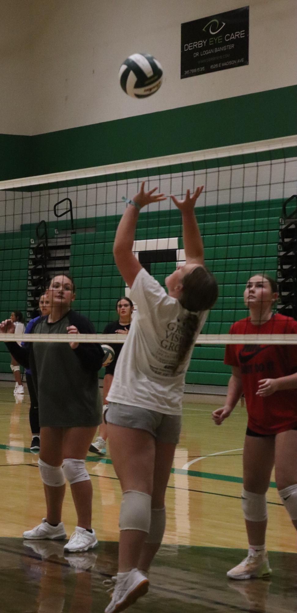 Volleyball practice (Photos by Natalie Galindo)