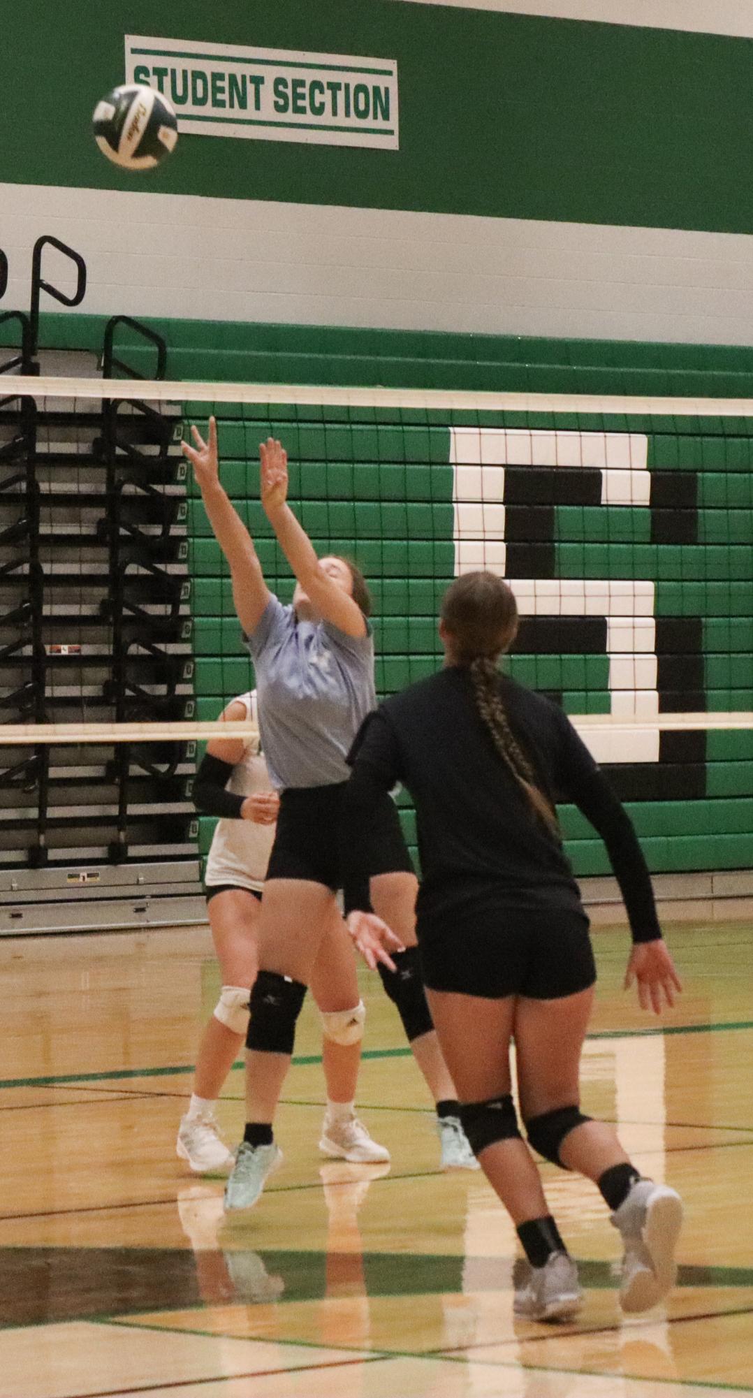 Volleyball practice (Photos by Natalie Galindo)