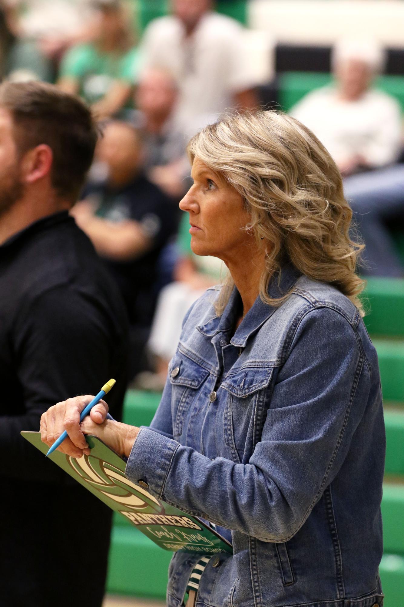 Volleyball vs. Hutch (Photos by Maggie Elliott)