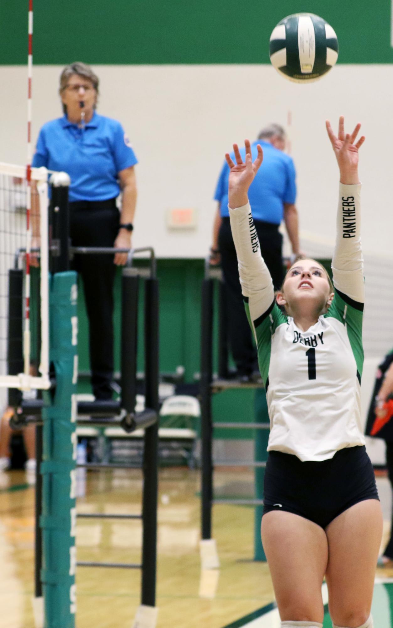 Volleyball vs. Hutch (Photos by Maggie Elliott)