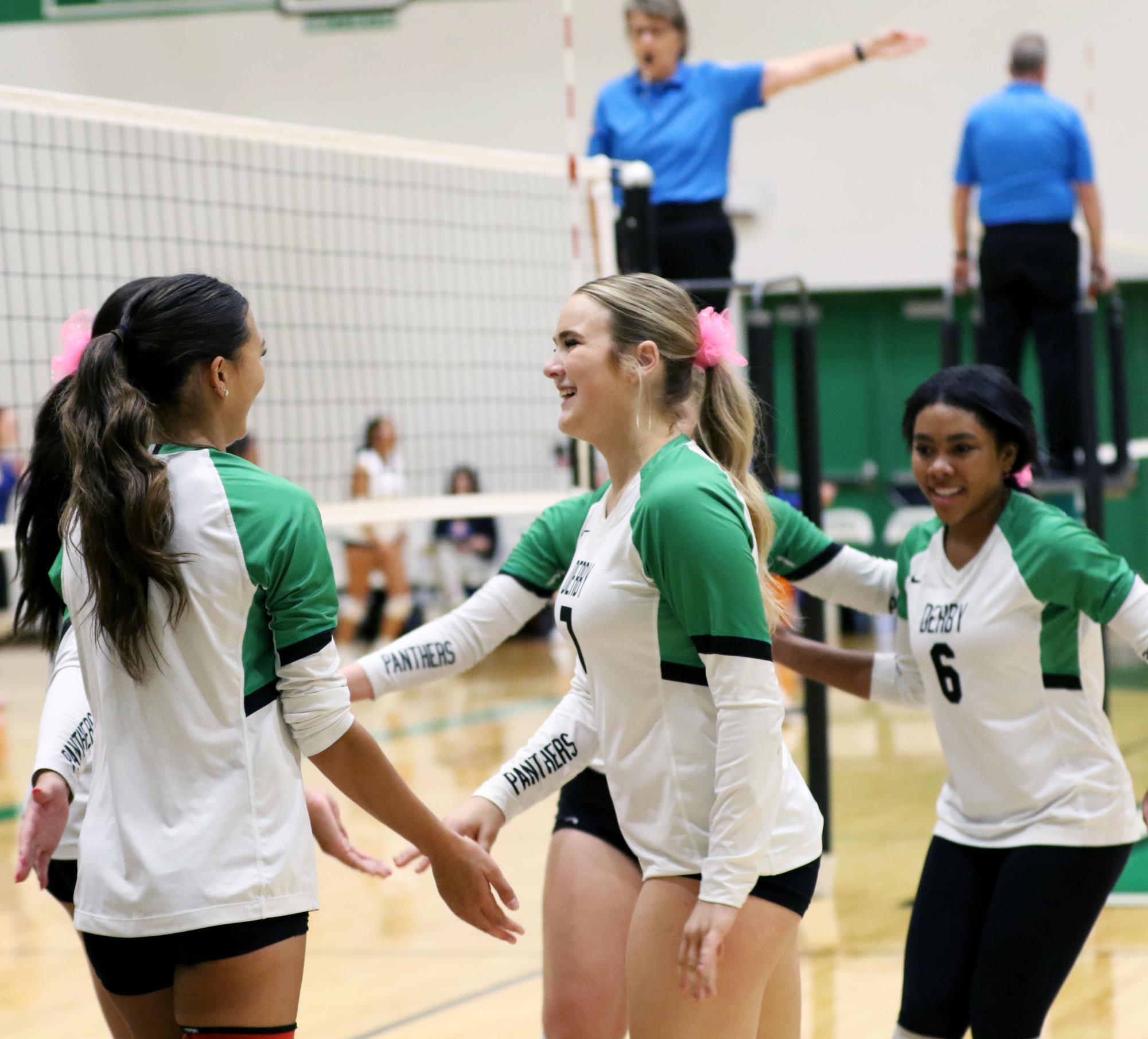 Volleyball vs. Hutch (Photos by Maggie Elliott)