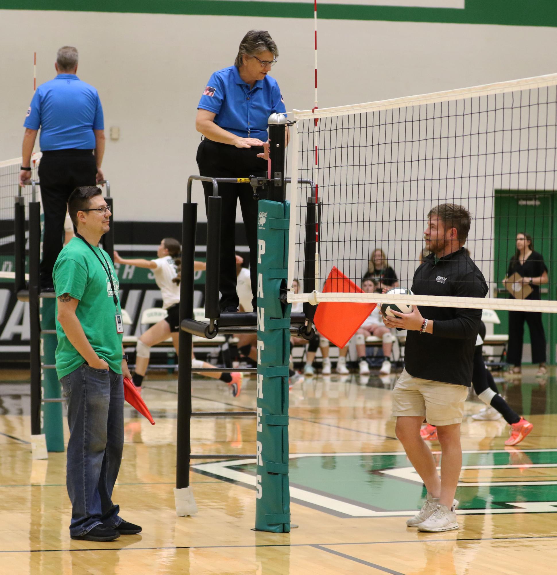 Volleyball vs. Hutch (Photos by Maggie Elliott)