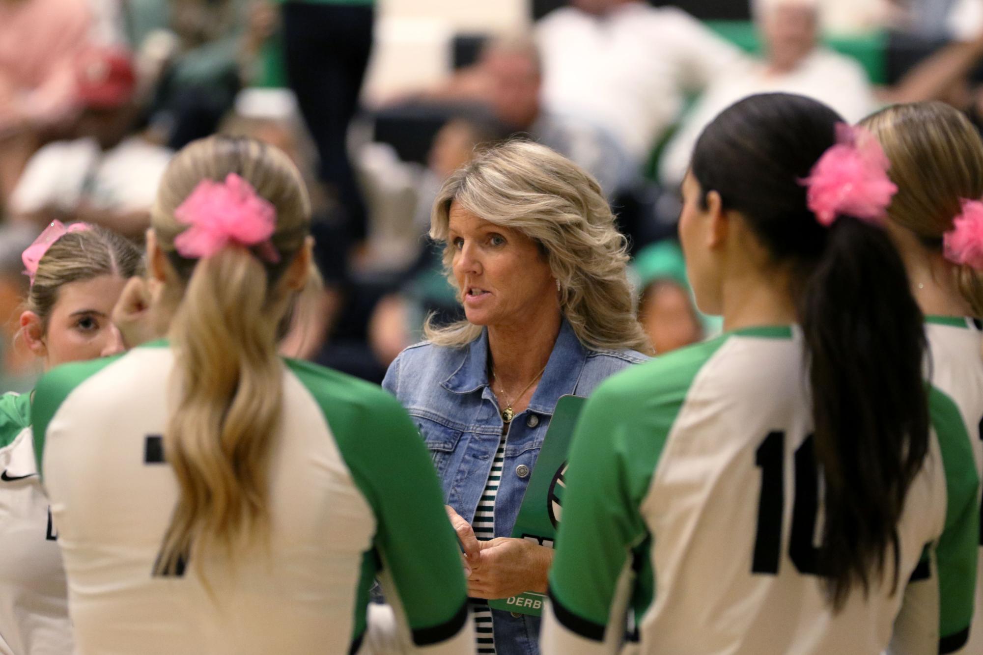 Volleyball vs. Hutch (Photos by Maggie Elliott)