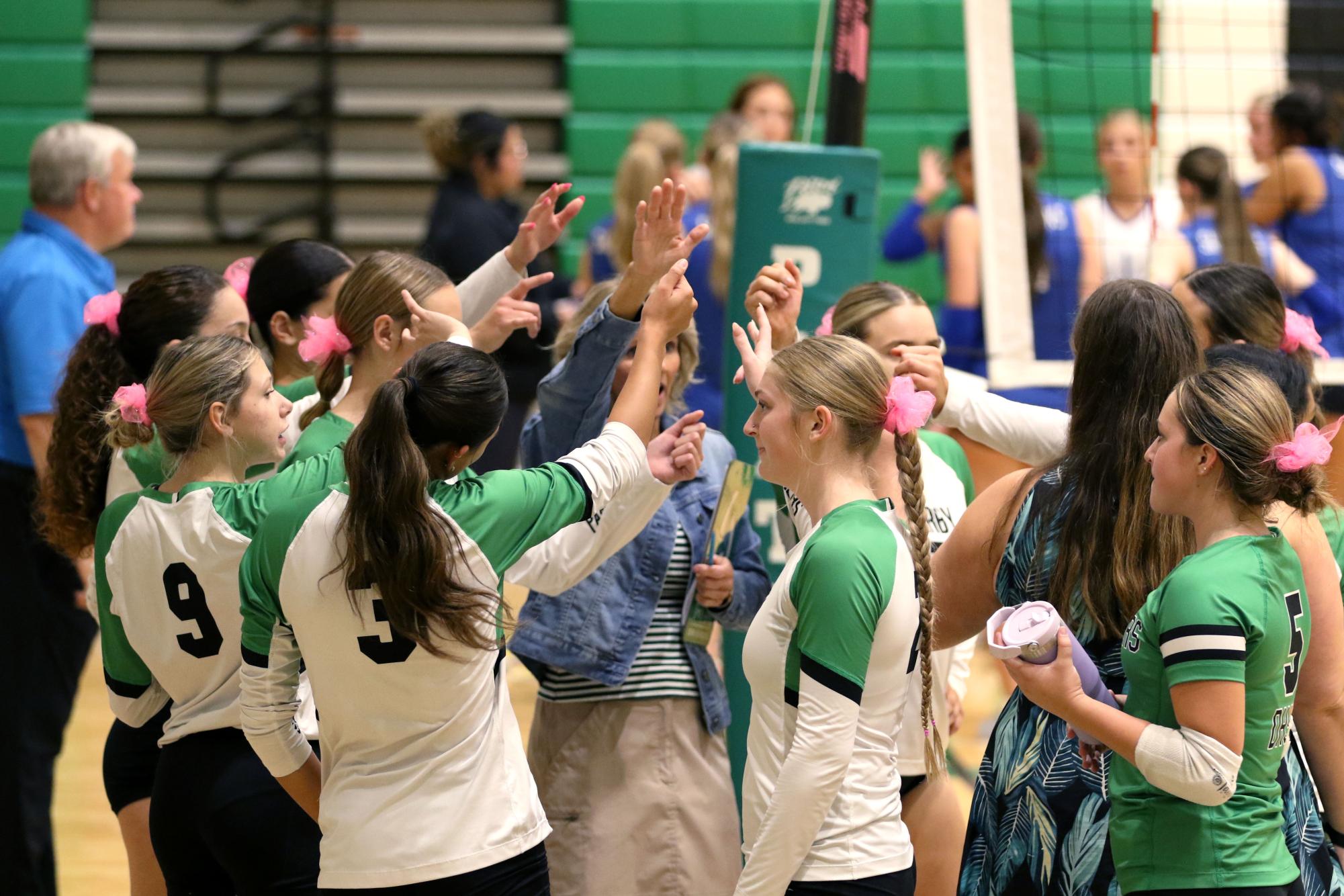 Volleyball vs. Hutch (Photos by Maggie Elliott)