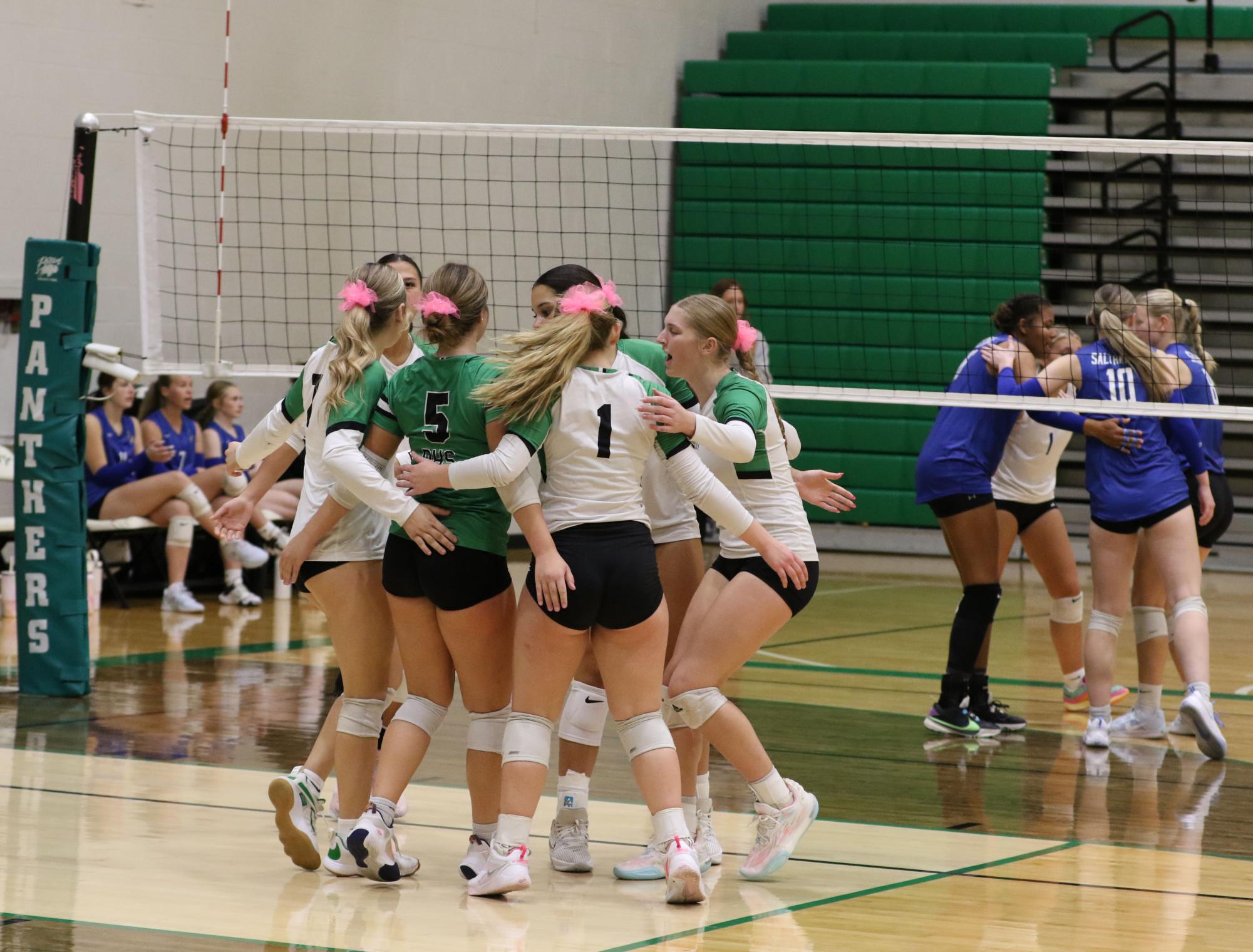 Volleyball vs. Hutch (Photos by Maggie Elliott)