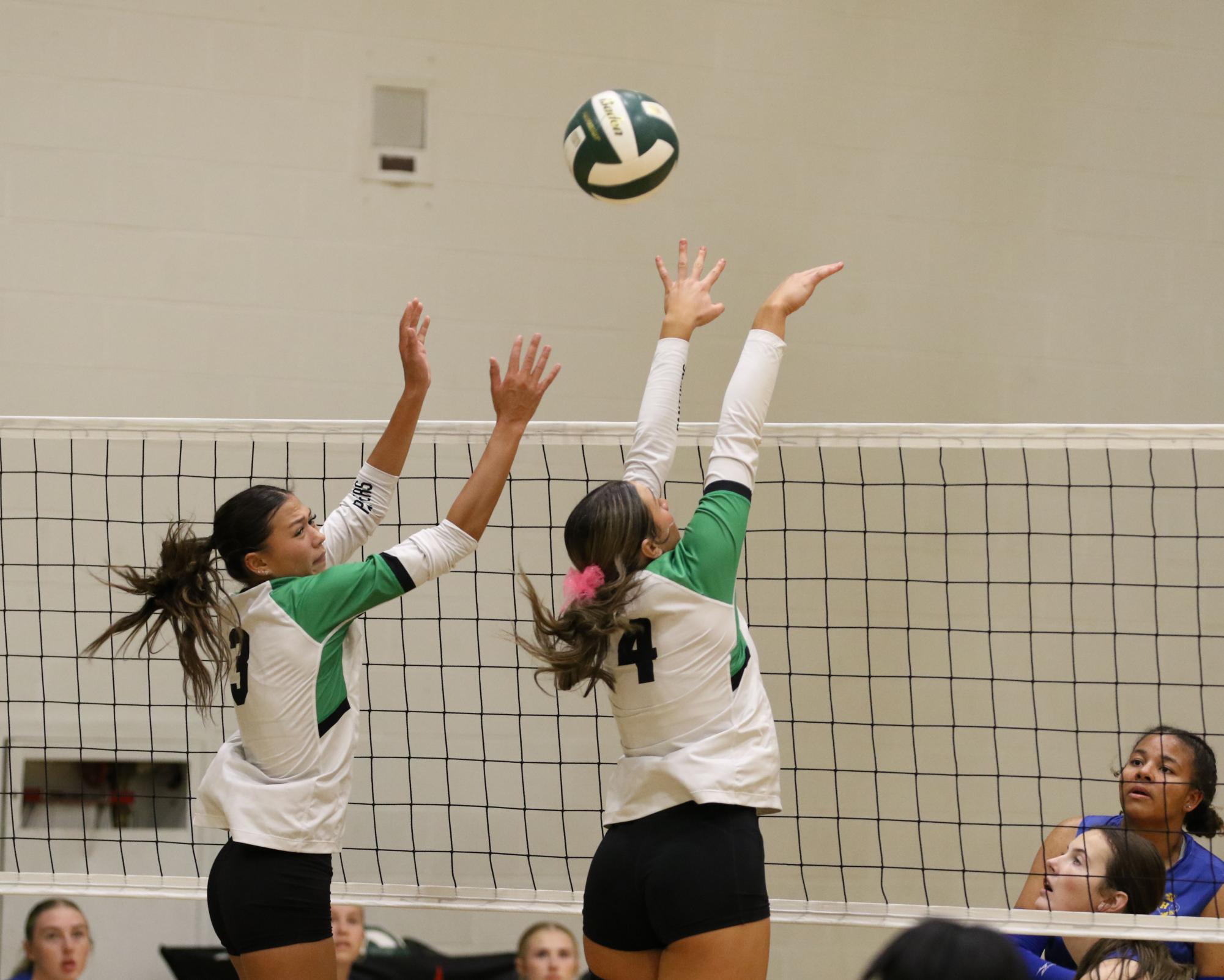 Volleyball vs. Hutch (Photos by Maggie Elliott)