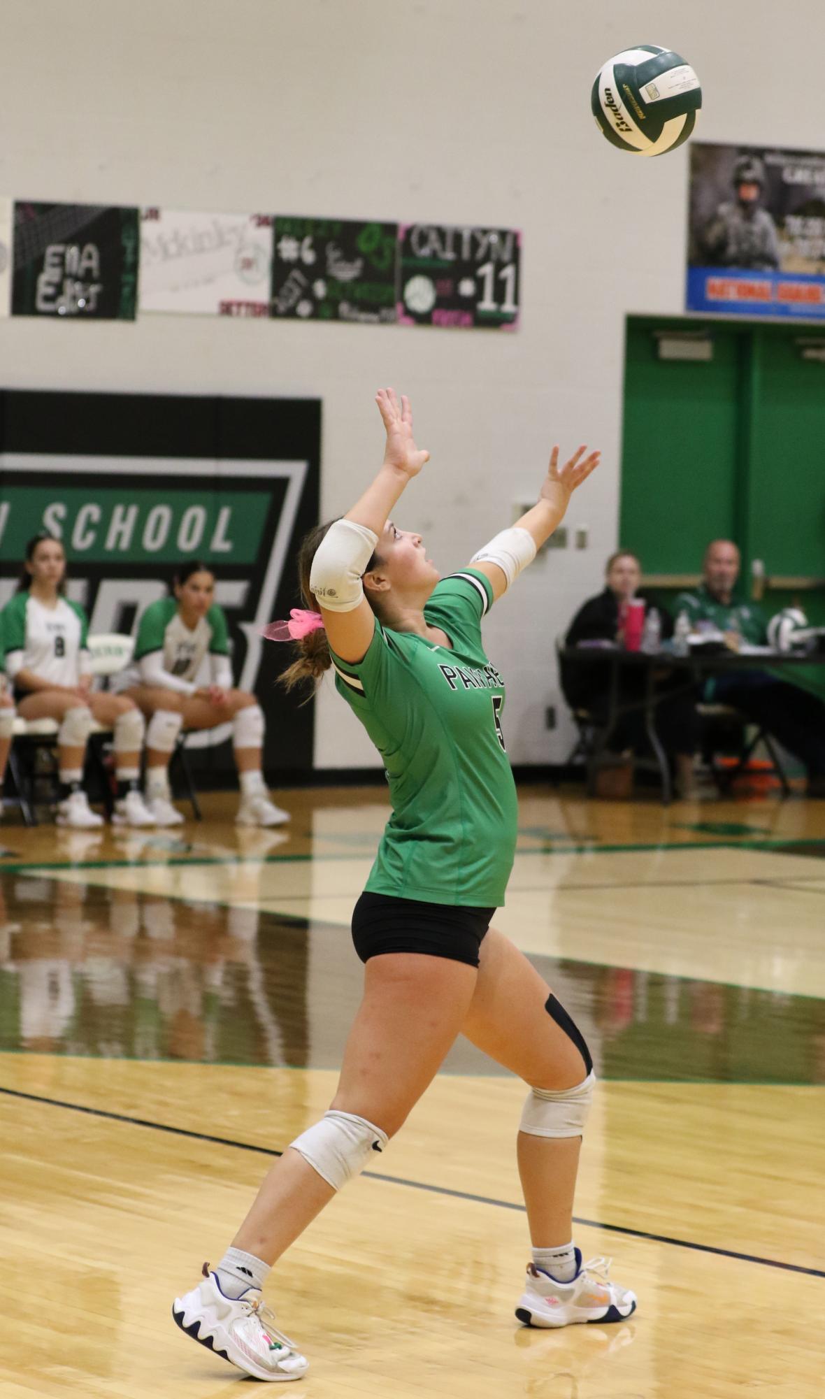 Volleyball vs. Hutch (Photos by Maggie Elliott)