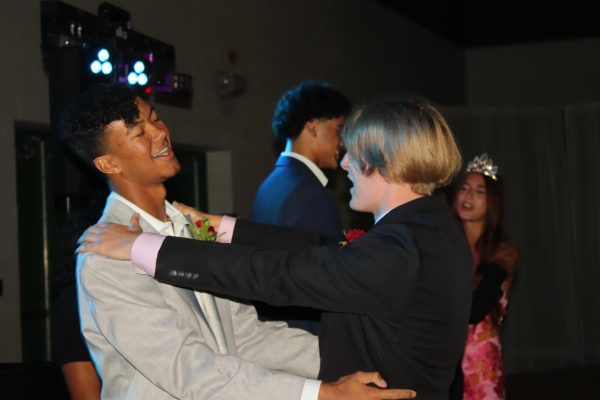 Navigation to Story: Homecoming dance (Photos by Emma Searle)