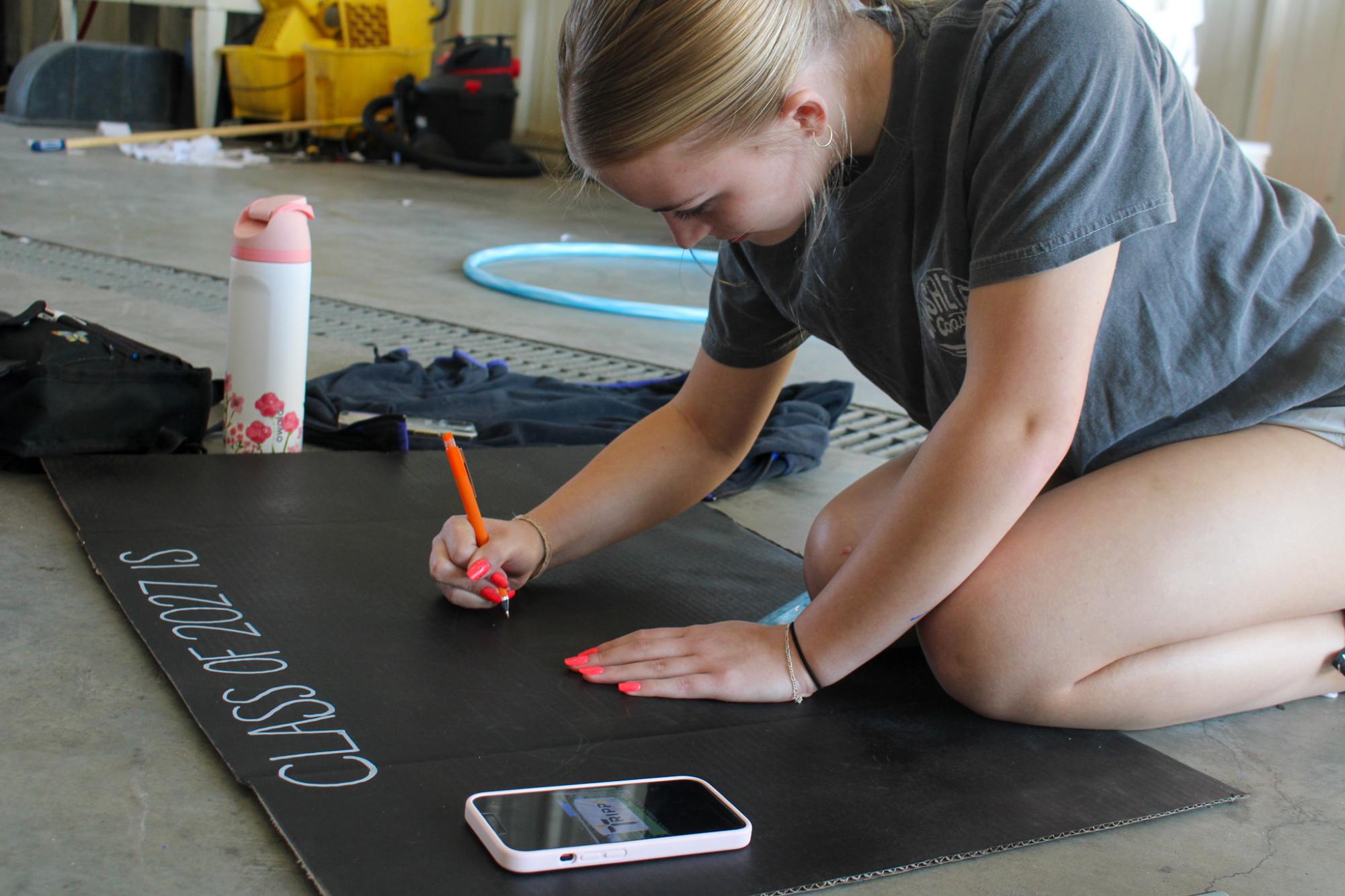 Float Building (Photos By Olivia Grosser)