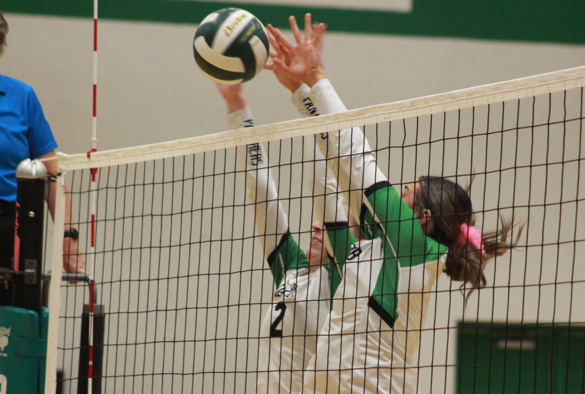 Varsity volleyball vs. Hutchinson (Photos by Bree Stuhlsatz)