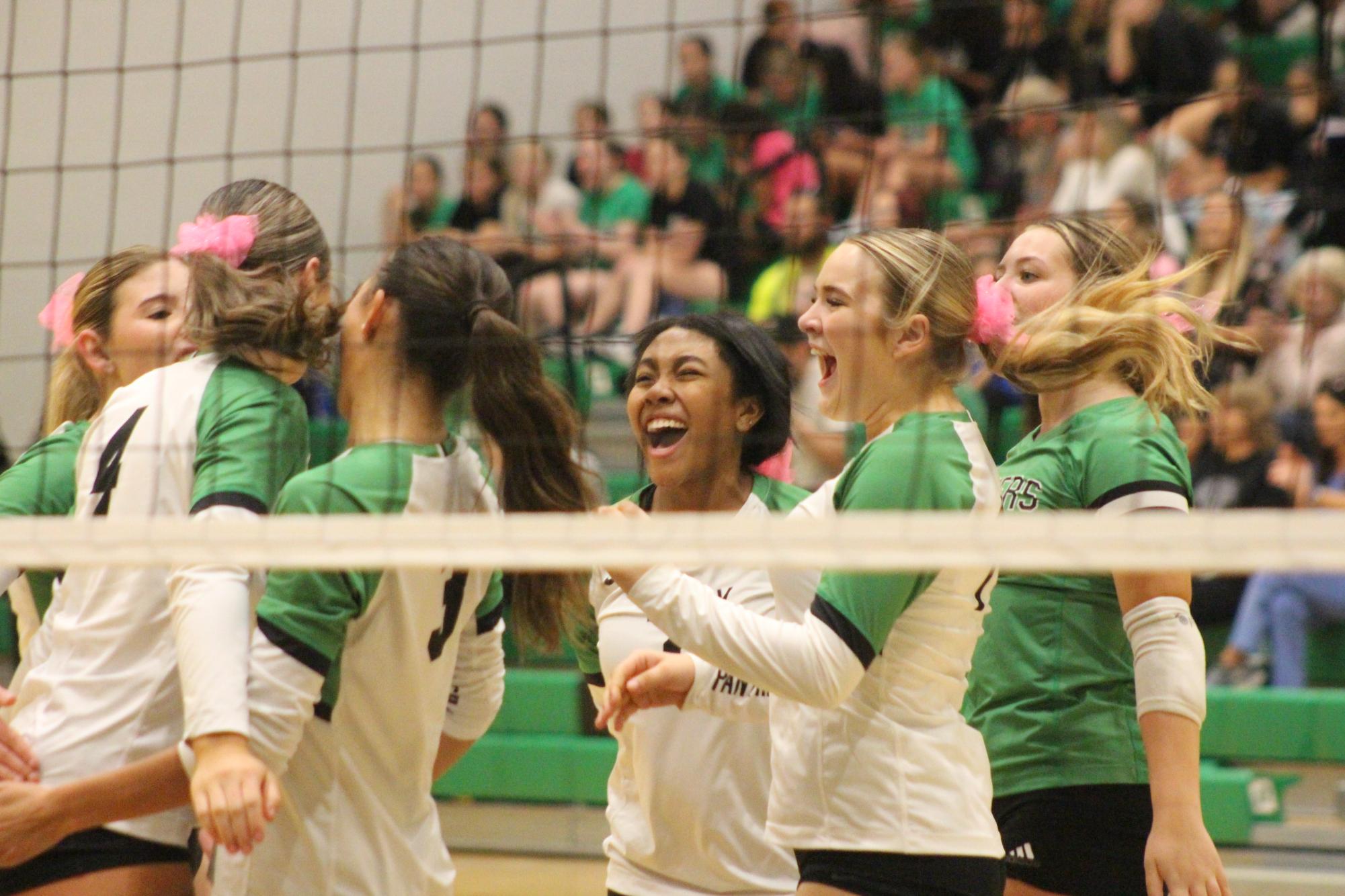 Varsity volleyball vs. Hutchinson (Photos by Bree Stuhlsatz)