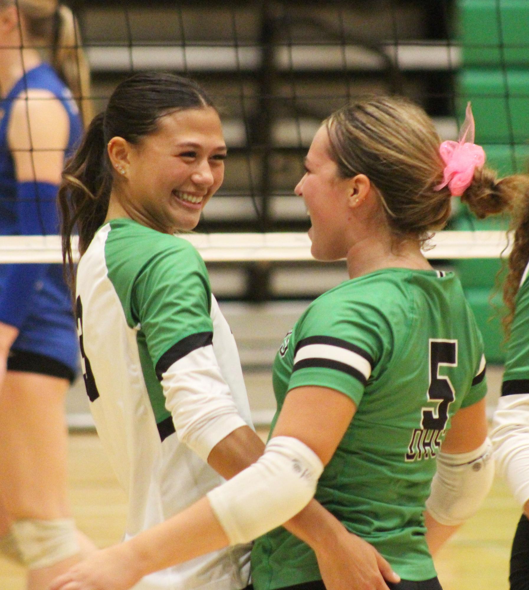 Varsity volleyball vs. Hutchinson (Photos by Bree Stuhlsatz)