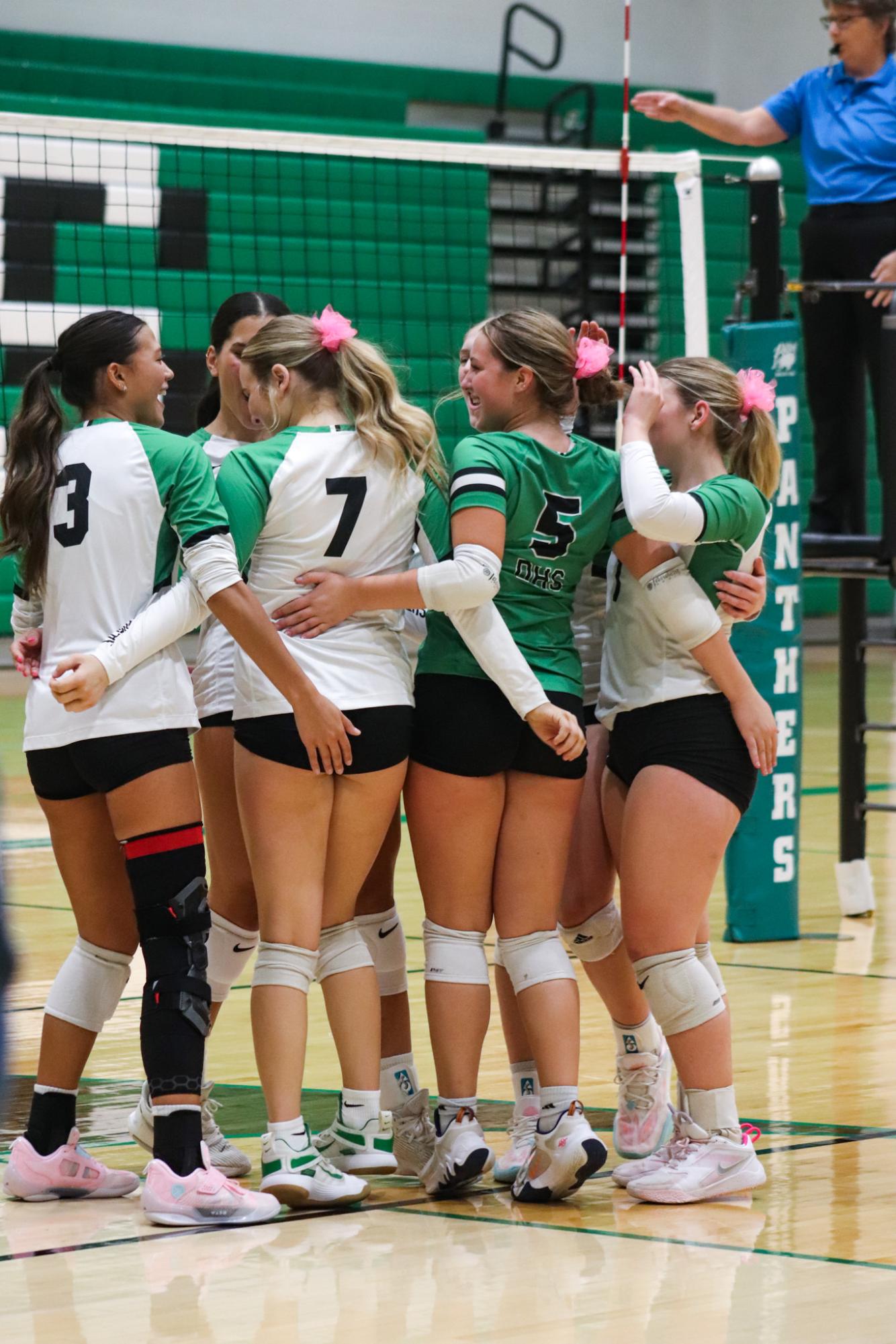 Varsity Volleyball vs. Hutchinson (Photos by Kaelyn Kissack)