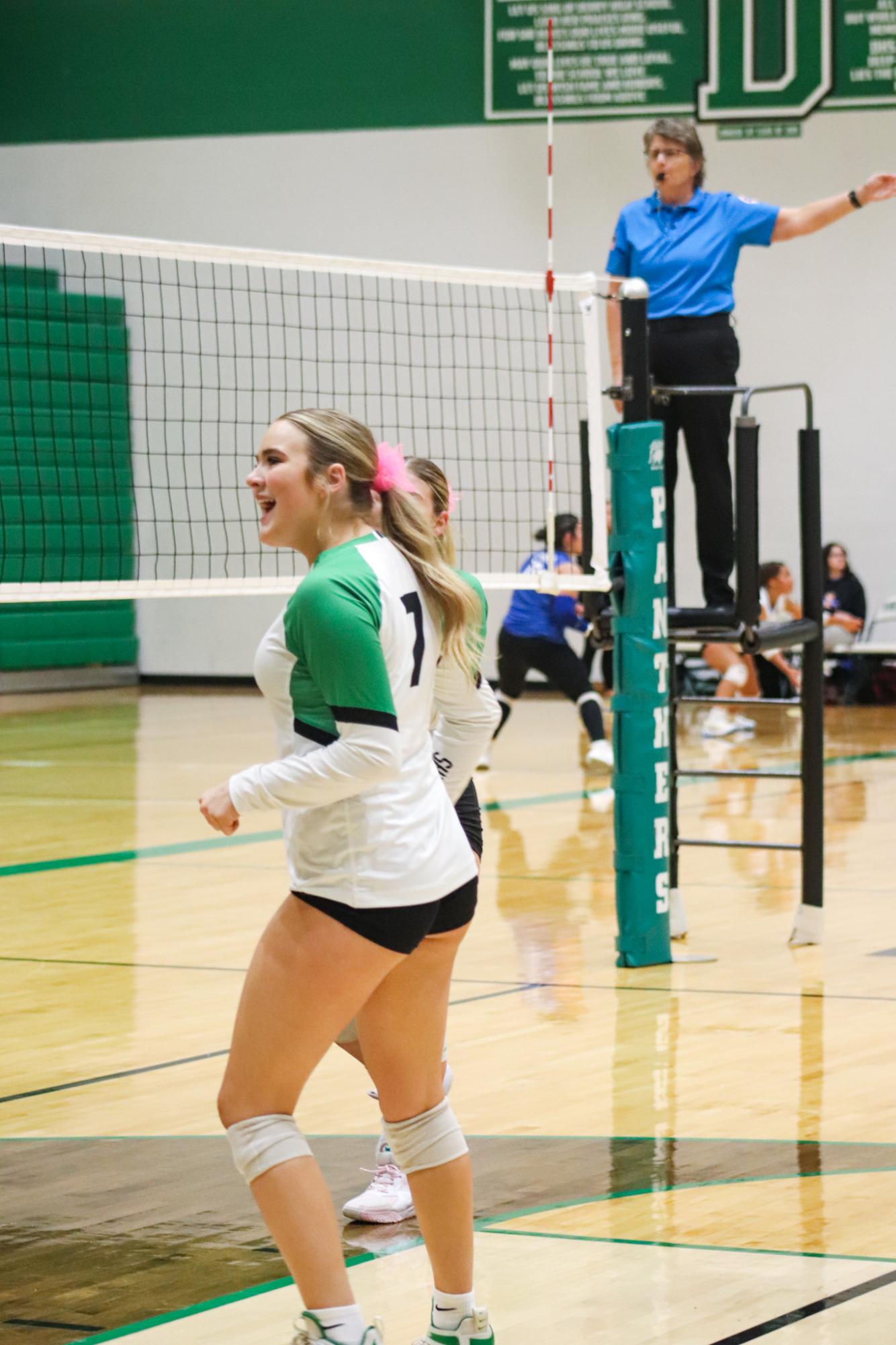 Varsity Volleyball vs. Hutchinson (Photos by Kaelyn Kissack)