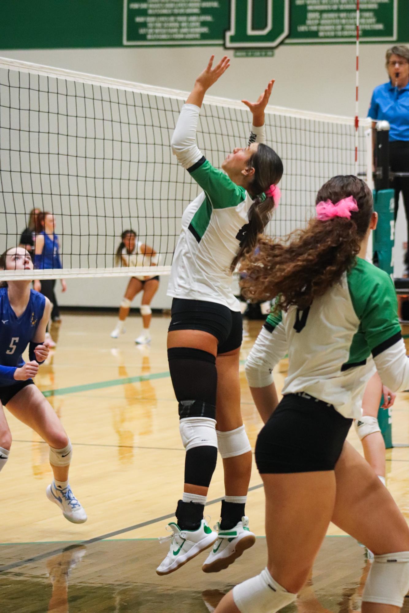 Varsity Volleyball vs. Hutchinson (Photos by Kaelyn Kissack)